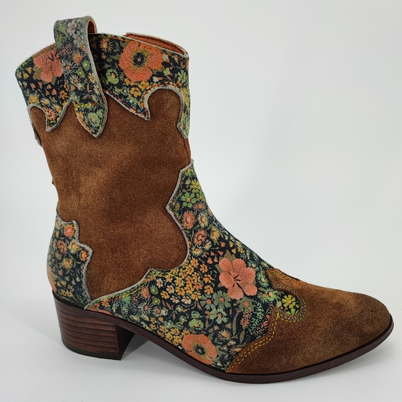 L'artiste Shoes - L'Artiste LadyLuck Damasorte  Women's Size 5.5 US Leather Brown Boots 18482-2204